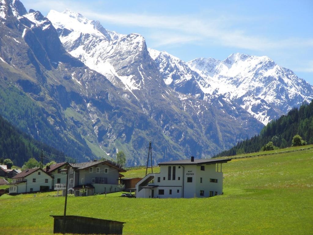 Apart Alpinea 皮茨河谷圣莱昂哈德 外观 照片